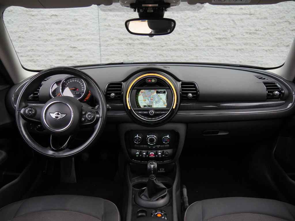 47918604-3.jpg