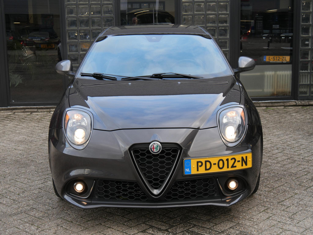 48615378-4.jpg